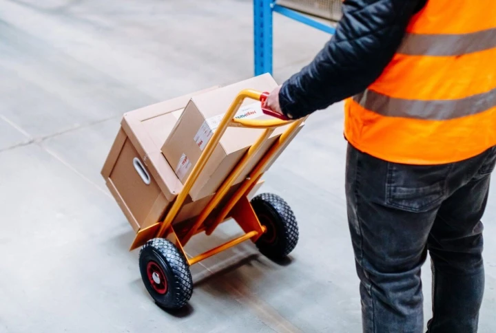 Wozek-transportowy-magazynowy-mlynarka-Mega-M-z-rozkladana-platforma-200kg-MPP001074-4-scaled.jpg